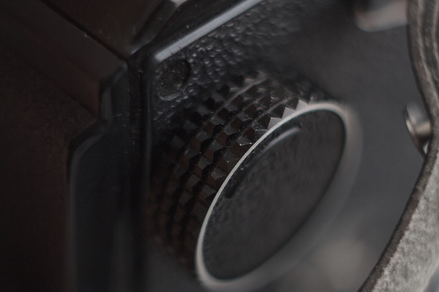 Soviet tlr film advance knob