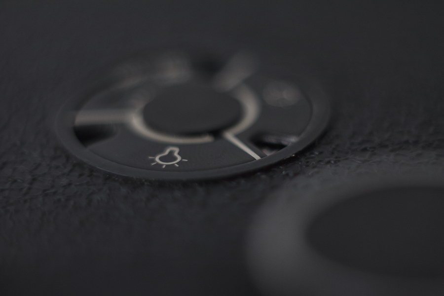 Film reminder on the back plate of the camera