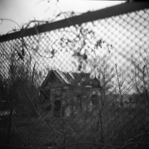Soviet TLR camera misfocus example with an old house