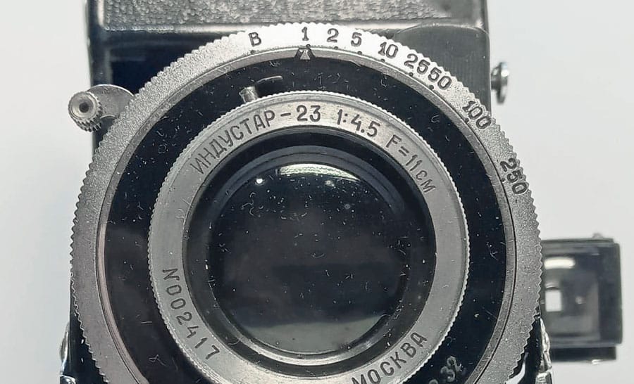 Moskva medium format camera