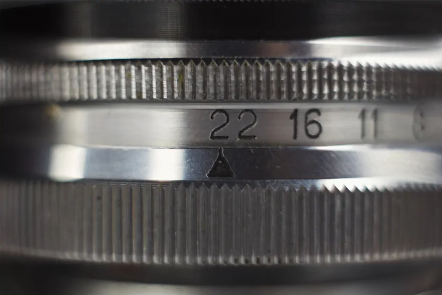Jupiter 8 lens barrel with aperture values