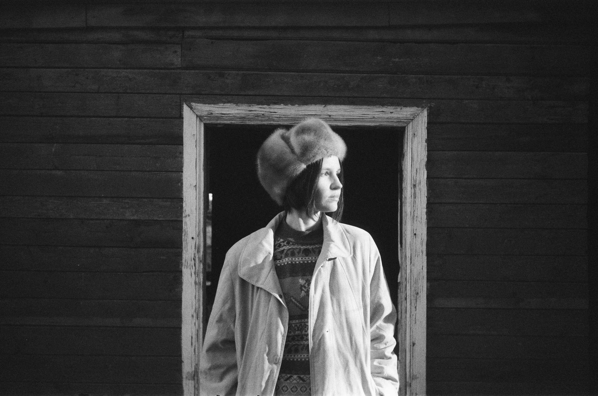 Woman in soviet clothes shot on a soviet triplet t-22 lens