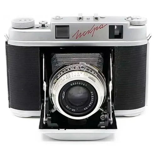 Iskra 6×6 folding rangefinder camera produced by KMZ